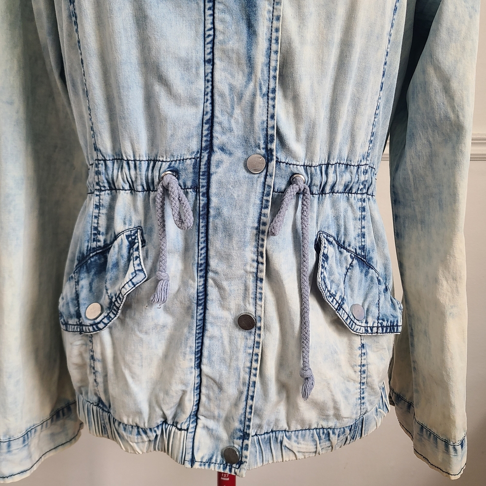 Acid Wash Denim Lightweight Jacket with hood - Size Medium - Picture 3 of 7